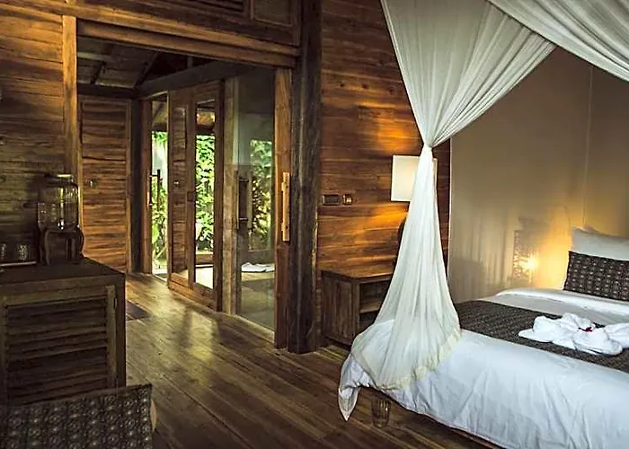 Desa Saya Eco Luxury & バリ島